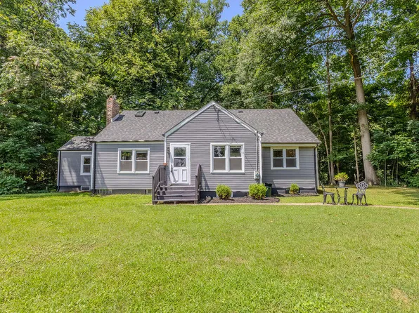 16002 Lakeside Rd, Union Pier, MI 49129