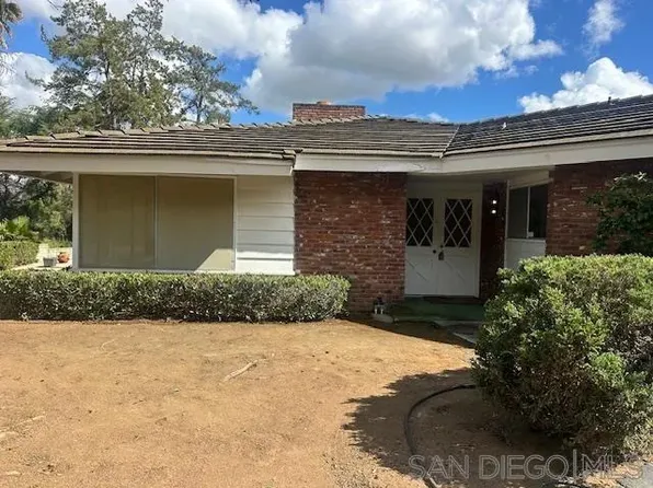 16561 Martincoit Rd, Poway, CA 92064