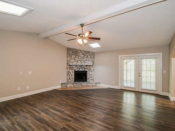 4th image of 6020 Pine Ave