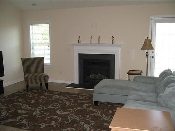 2nd image of 401 Tree Court