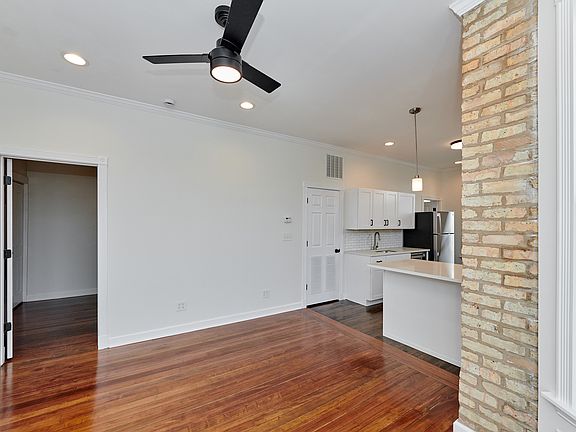 4th image of 2917 W Belmont Ave APT 3R