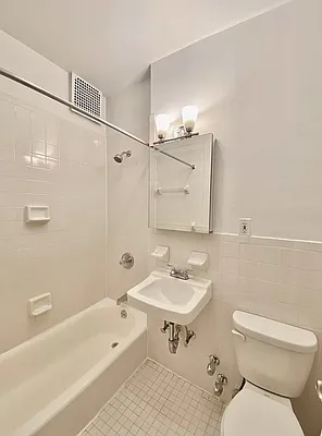 Rented by Waverly Realty Associates | media 9