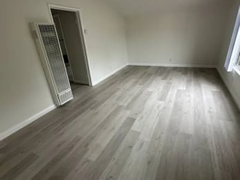 f7124 — Photo 16