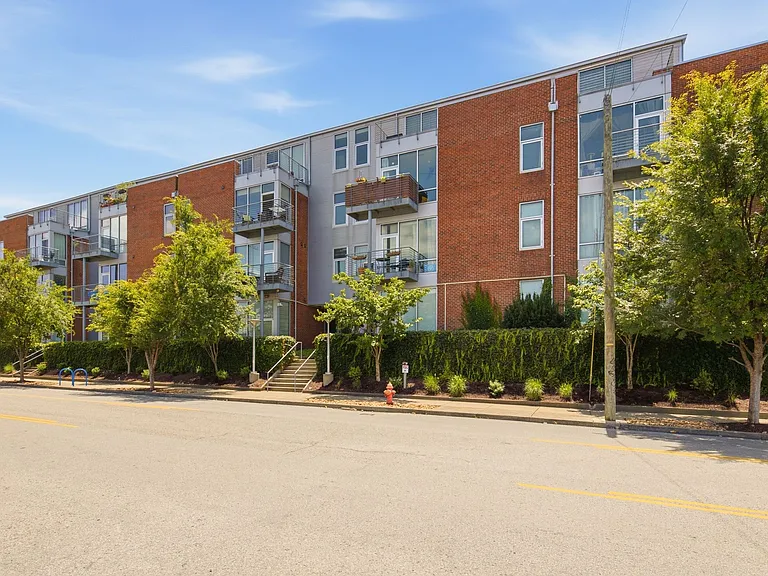 926 Woodland St #404 — Photo 2