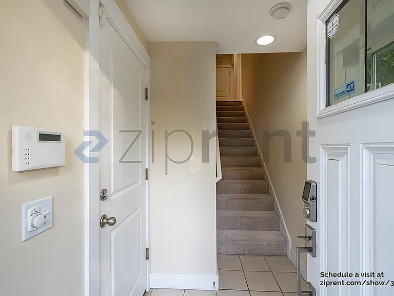 2802 118th Ave SE #6 — Photo 2
