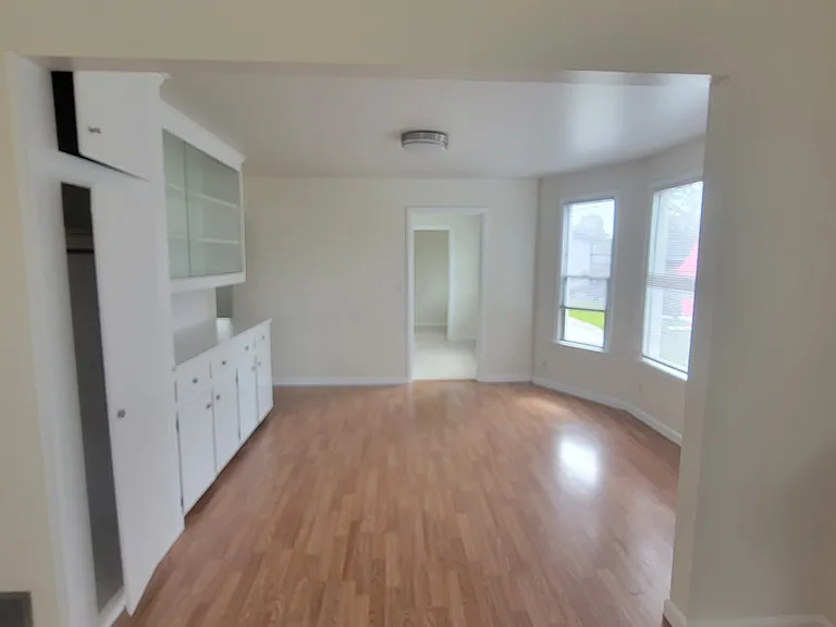 2209 Lombard Ave #1 — Photo 3