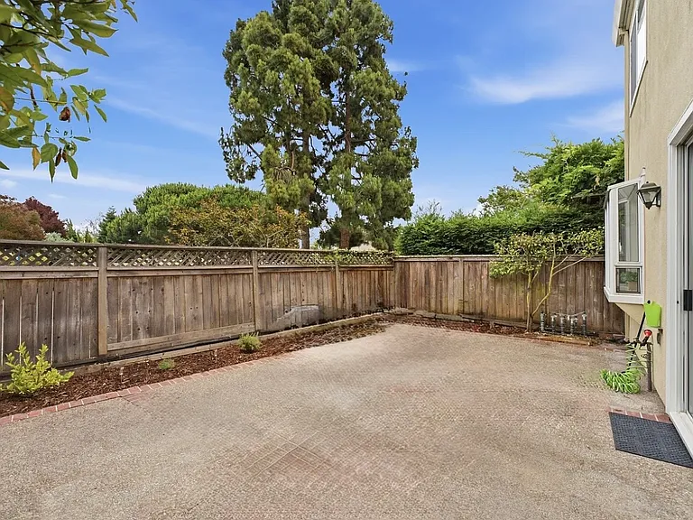 154 Asby Bay — Photo 23