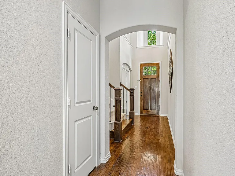 1828 Houghton Dr — Photo 28