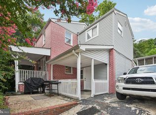 3705 S Four Mile Run Dr, Arlington, VA 22206