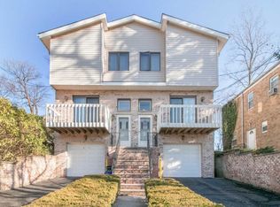 2410 3rd St #A, Fort Lee, NJ 07024