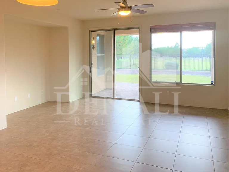 3836 S Whitman Ave — Photo 5