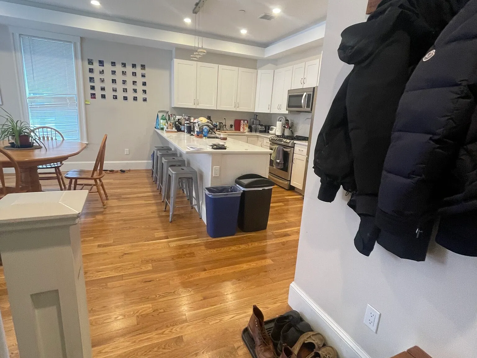 4 bed, 2500 sqft, $7,500 — Photo 2