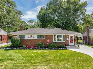 28541 Wentworth St, Livonia, MI 48154