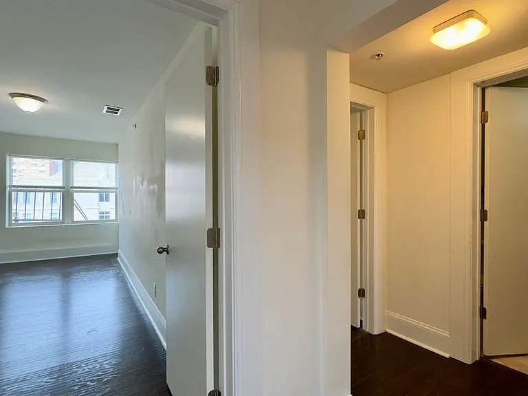 1212 Saint Paul St — Photo 8