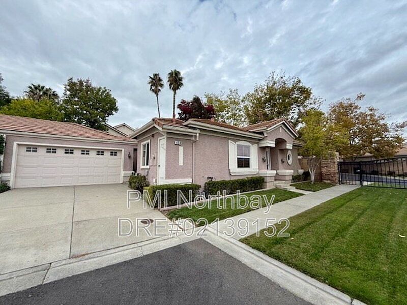 1st image of 424 Endberg Dr