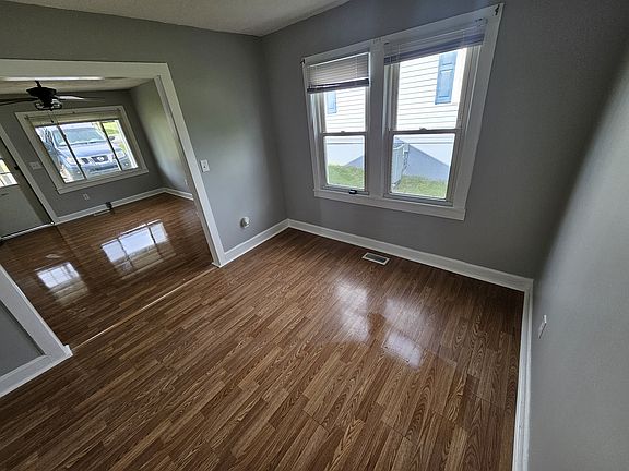 5th image of 3361 Adaline St