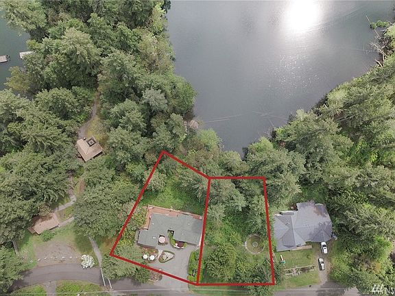 4th image of 21841 Beachside Dr SE