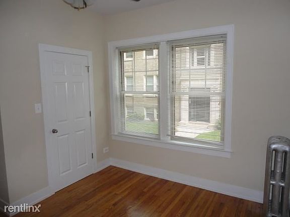 3rd image of 1916 W Winona St