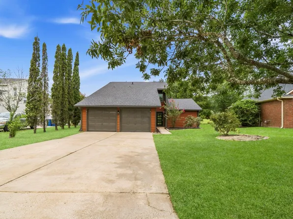12632 Lake Vista Dr, Willis, TX 77318