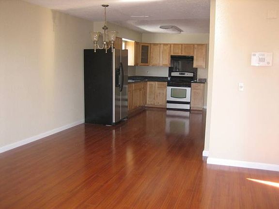 Living to Dining to Kit