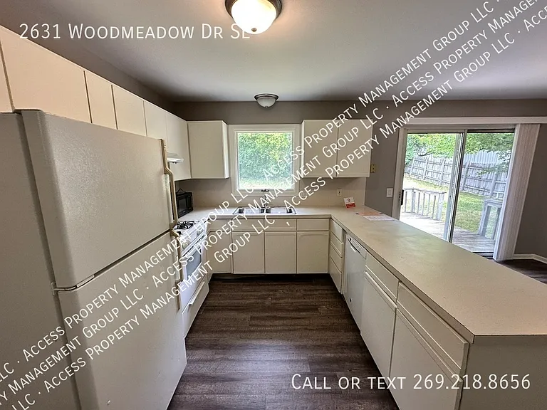 2631 Woodmeadow Dr SE — Photo 8