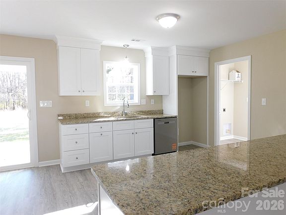 5th image of 220 McClain St