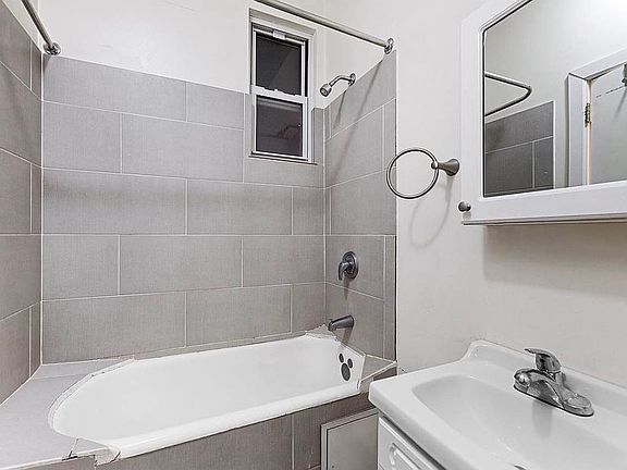 5th image of 1734 Amsterdam Ave #5S