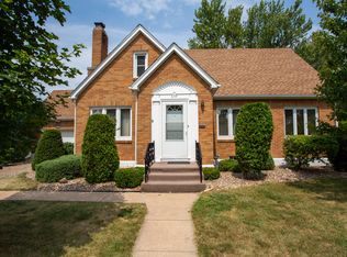 609 W 18th St, Cedar Falls, IA 50613