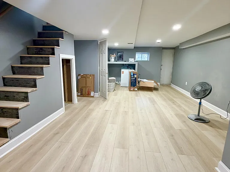 406 Kingsley St — Photo 12