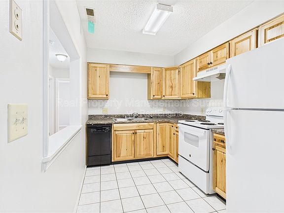 5th image of 325 Campbell St #C4