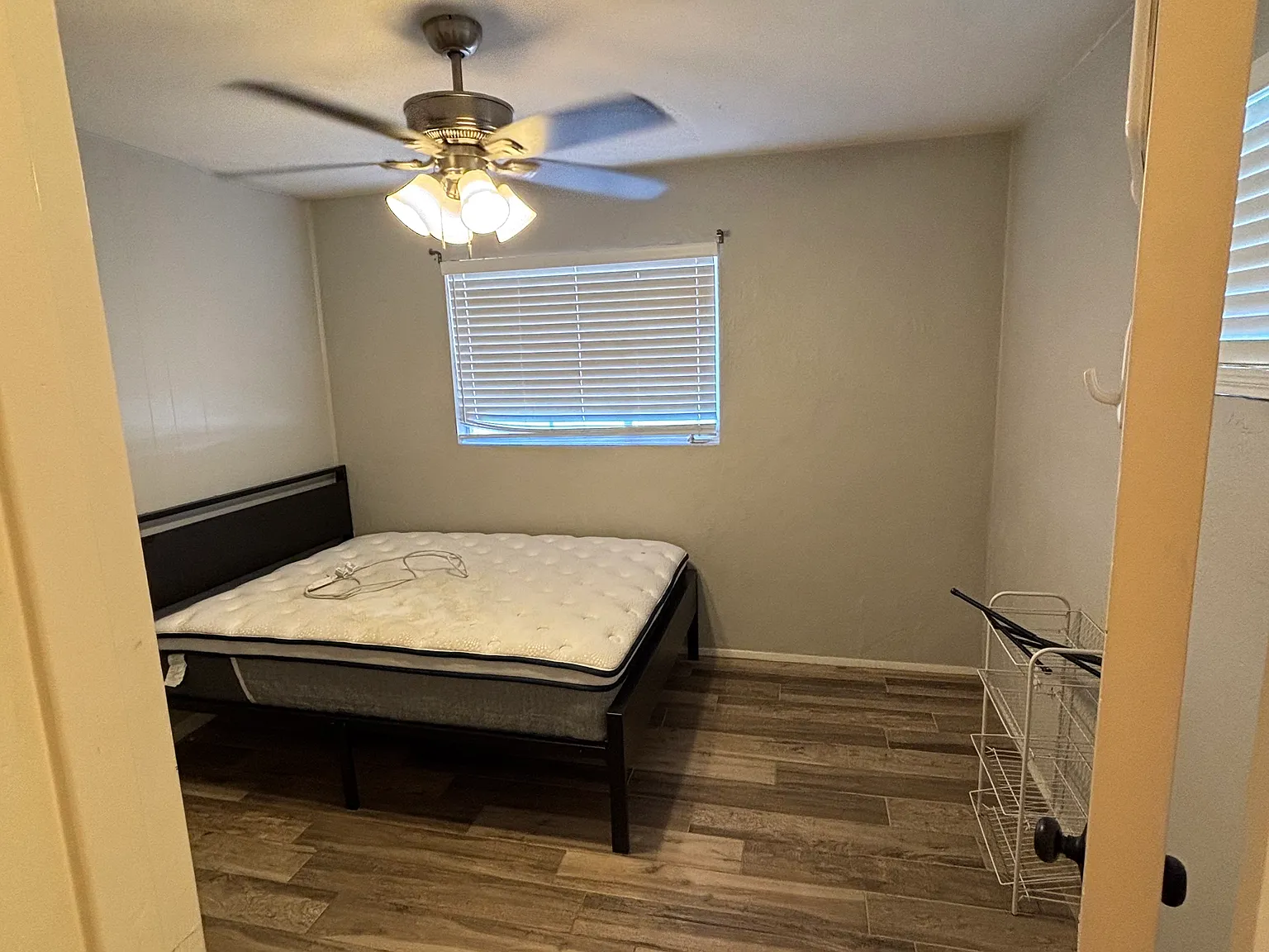 5 bed, 2.5 bath, 1982 sqft, $800 — Photo 4