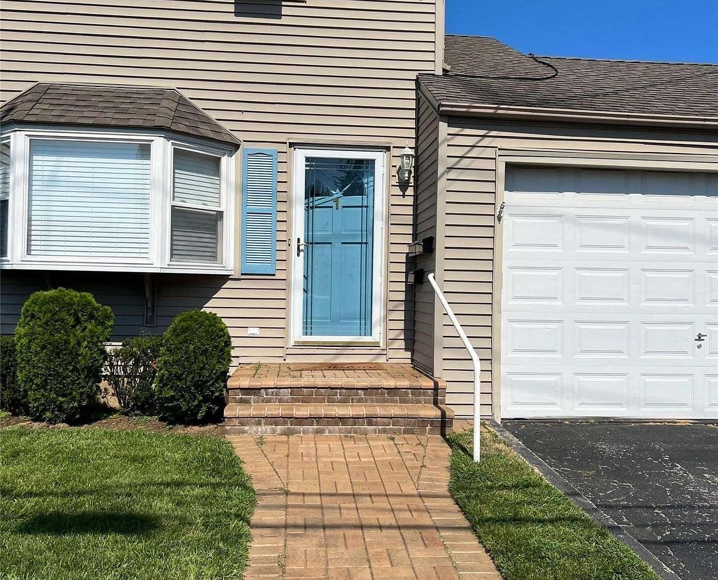 1 Linden Ave FLOOR 2, Lynbrook, NY 11563 | Zillow