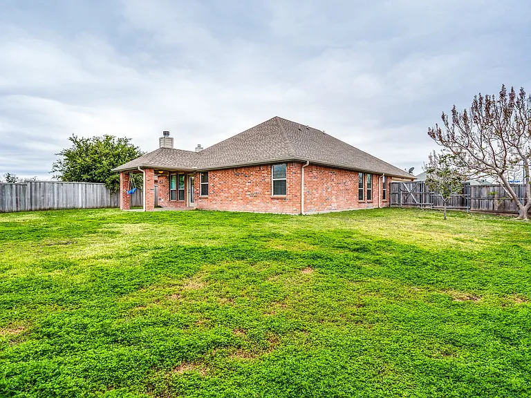 1301 Red River Dr — Photo 24