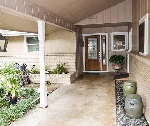 5th image of 8 Oakridge Cir