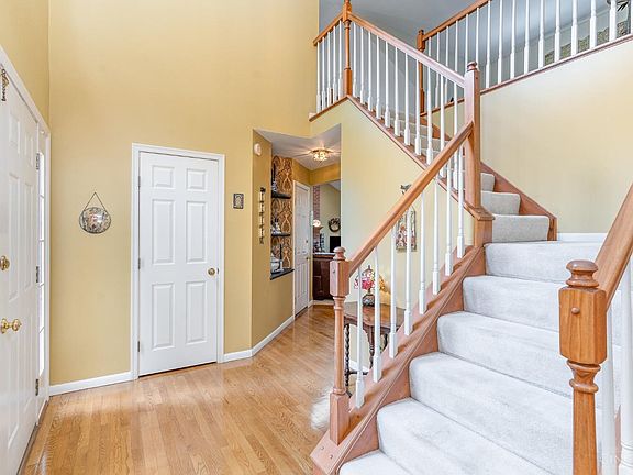 3rd image of 6340 Paxton Woods Dr