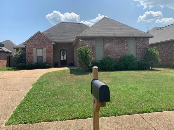 122 Garrett Dr, Terry, MS 39170