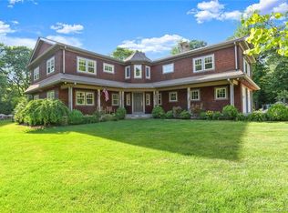 8 Crab Apple Pl, Stamford, CT 06903