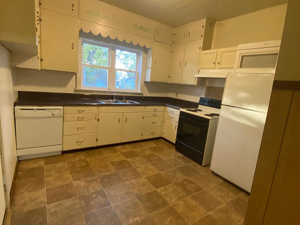 2nd image of 1538 3rd St