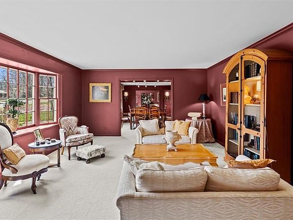 5th image of 719 Rollingwood Dr