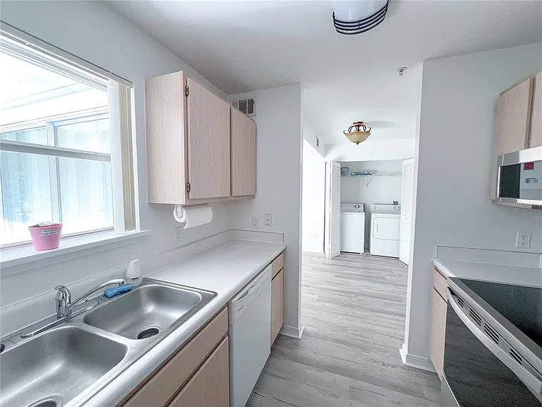 2360 SW Archer Rd #206 — Photo 8