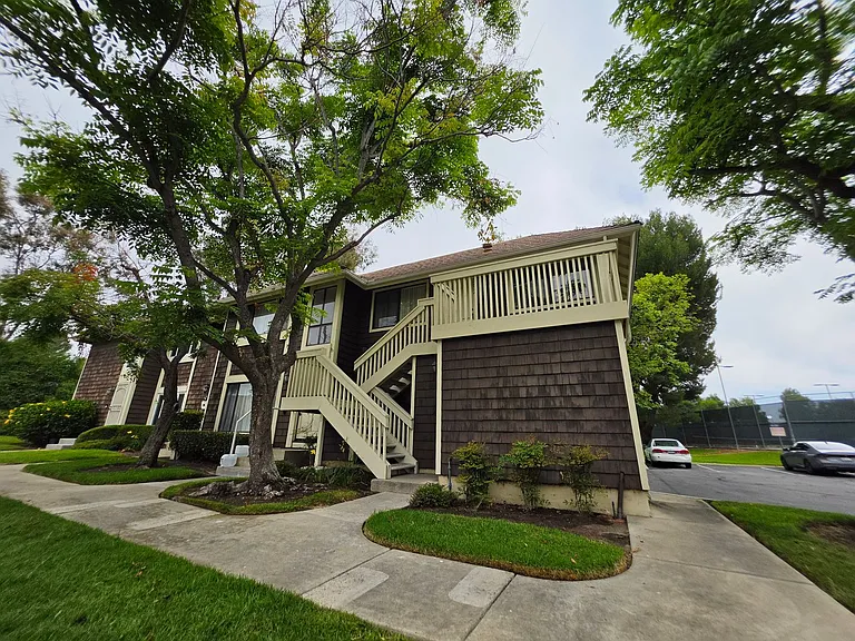26257 Hillsford Pl — Photo 1