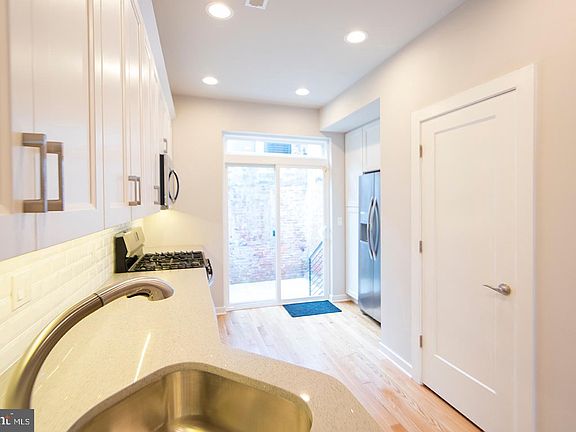 4th image of 2645 Annin St