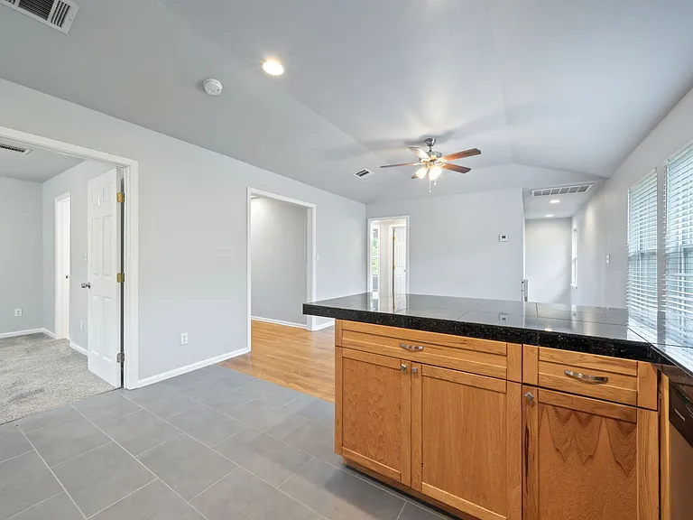 4612 Bennett Avenue — Photo 21