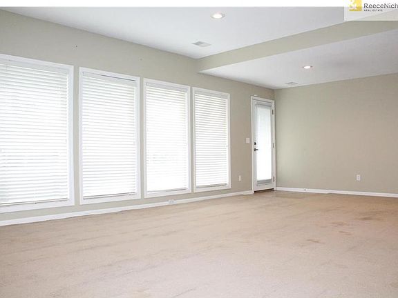 4th image of 5010 N 131st Dr