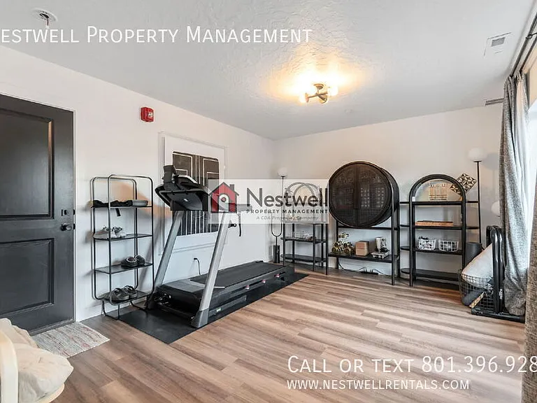 359 N 700 W #21 — Photo 4
