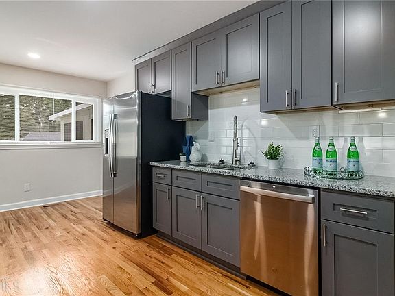 5th image of 3708 Millikin Ct