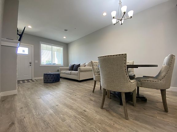 5th image of 696 Stone Haven Dr NE