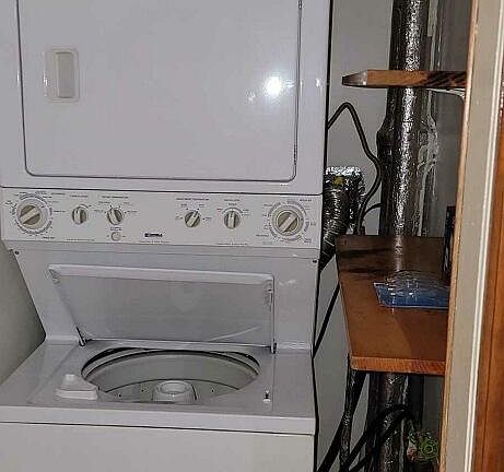 4th image of 2421 W Palmer St
