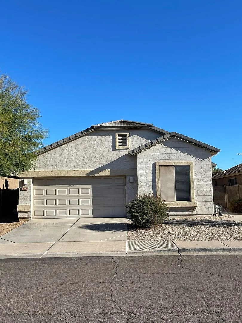 Building Photo - 2670 E Hulet Dr
