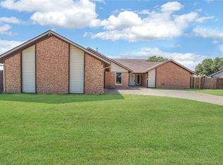 801 Rosehaven Dr, Altus, OK 73521